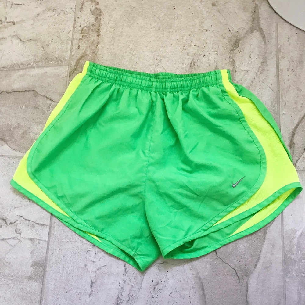 Nike Women’s Dri fit Tempo Shorts